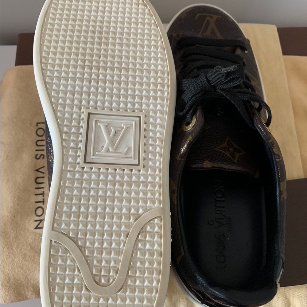 ❌SOLD❌LOUIS VUITTON SNEAKERS - Picture 5 of 6